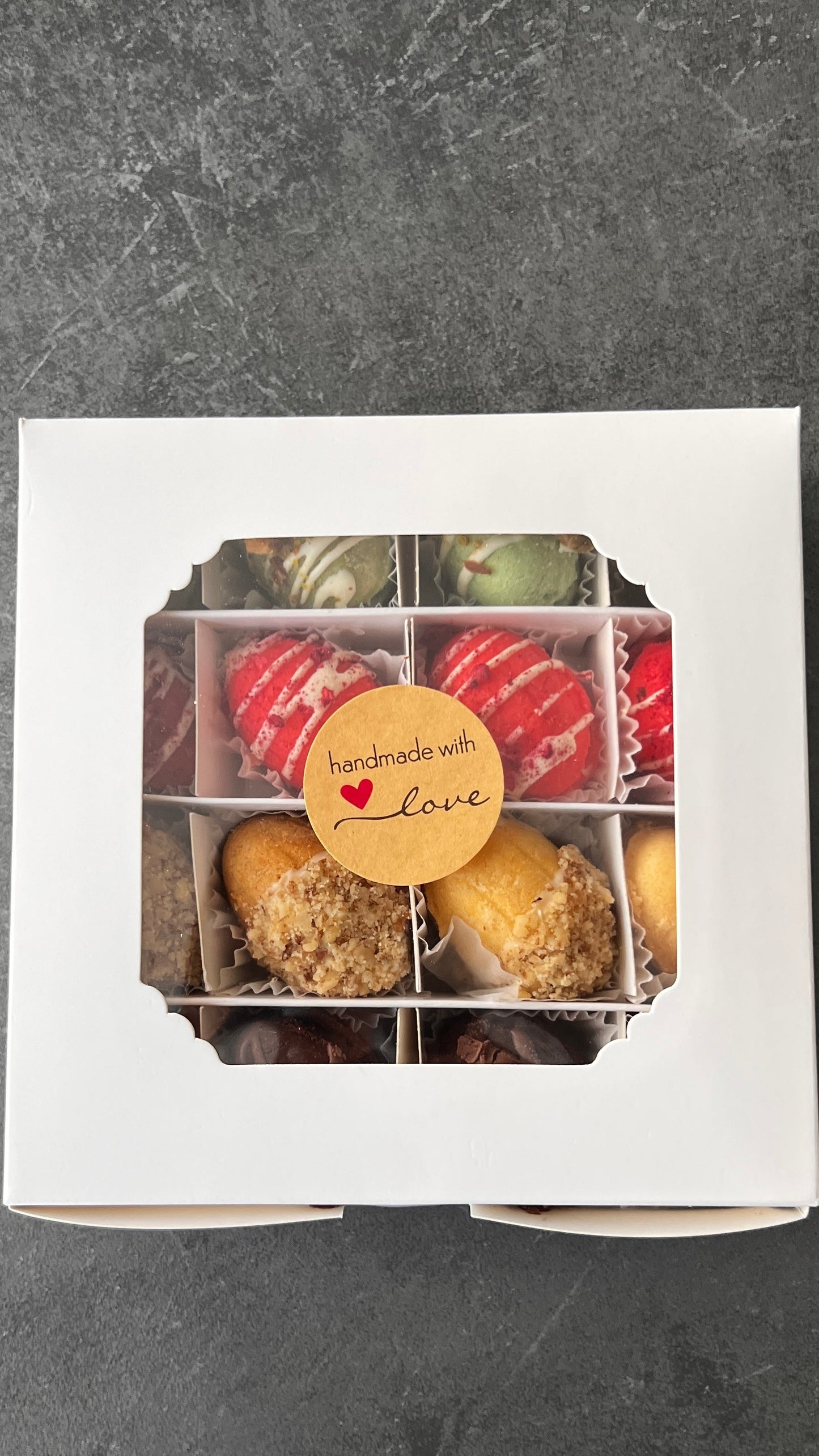 Lovely Oreschki -                                                            PREMIUM Gebäcknüsse (16 Stück/Box)           GLUTENFREE 🌱